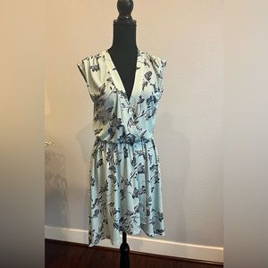 BCBGMaxAzria Blue leaf pattern sleeveless dress size Small. No tags.